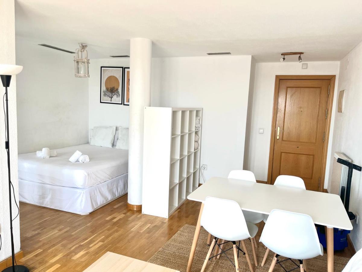 Apartment Paseo Acacias 8, Atico Con Terraza En Embajadores *